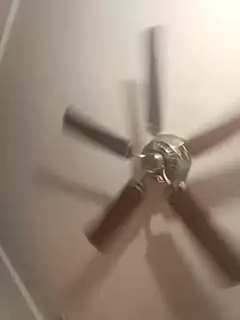 PuzzledEdge4 online show from 12/21/25, 02:02