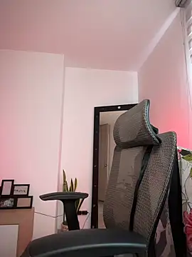 evangeline ch online show from 11/14/25, 04:17