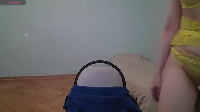 Snapshot of LanaDreamX chatting on 01/12/25, 08:04 LanaDreamX online show from 01/12/25, 08:04