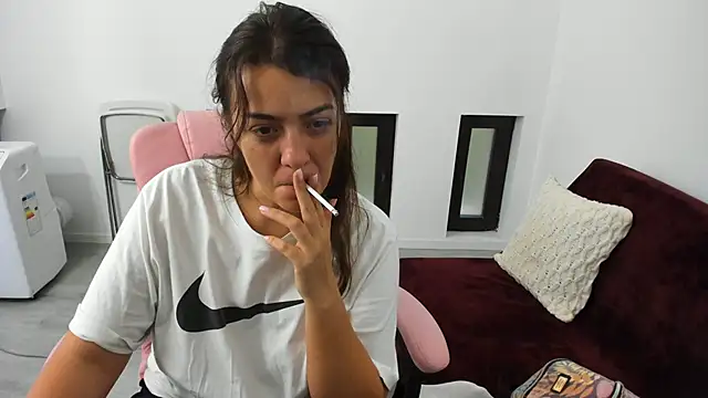 Snapshot of Dyana_Kaylinn chatting on 09/27/25, 04:50 Dyana Kaylinn online show from 09/27/25, 04:50