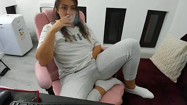 Snapshot of Dyana_Kaylinn chatting on 09/29/25, 03:55 Dyana Kaylinn online show from 09/29/25, 03:55