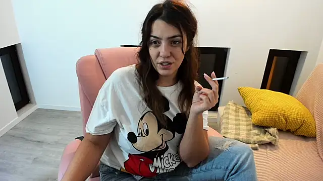 Snapshot of Dyana_Kaylinn chatting on 10/15/25, 03:17 Dyana Kaylinn online show from 10/15/25, 03:17