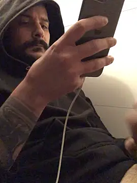 Snapshot of hotmrniceguy chatting on 02/11/25, 02:14 hotmrniceguy online show from 02/11/25, 02:14