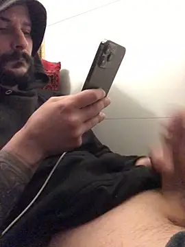 Snapshot of hotmrniceguy chatting on 02/17/25, 10:58 hotmrniceguy online show from 02/17/25, 10:58