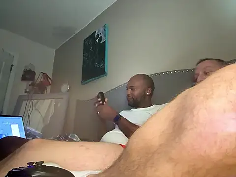 Snapshot of Romieworld chatting on 12/04/25, 10:46 Romieworld online show from 12/04/25, 10:46