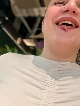 Snapshot of JessiMur chatting on 09/25/25, 04:05 JessiMur online show from 09/25/25, 04:05