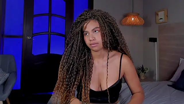 nayah   online show from 11/07/25, 07:58