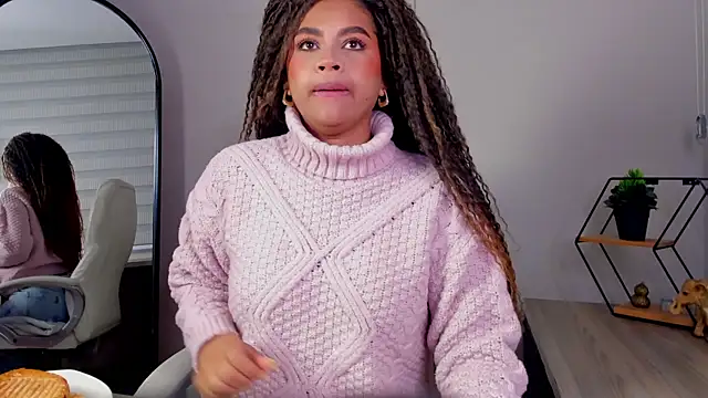 nayah   online show from 11/13/25, 12:48