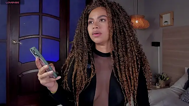 nayah   online show from 01/31/26, 07:56