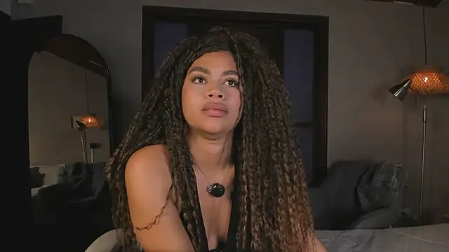 nayah   online show from 02/04/26, 07:53