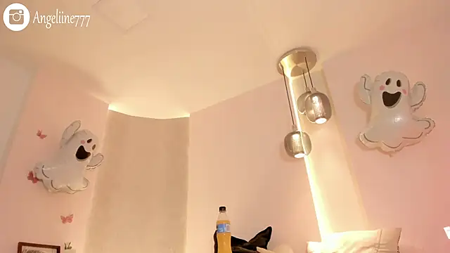 Snapshot of angeline-777 chatting on 10/29/25, 01:13 angeline-777 online show from 10/29/25, 01:13