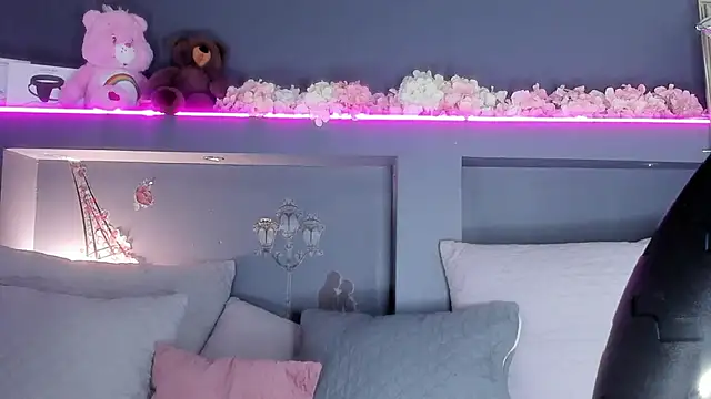 Snapshot of rosemonrooe chatting on 02/04/25, 01:59 rosemonrooe online show from 02/04/25, 01:59