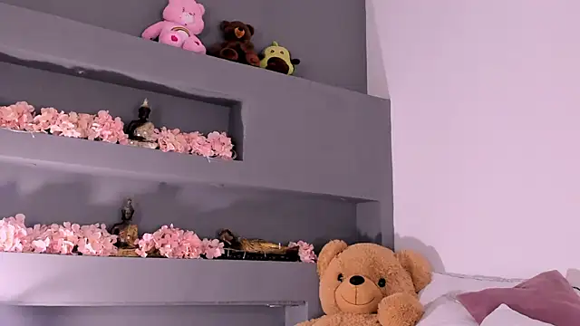 Snapshot of rosemonrooe chatting on 03/07/25, 03:28 rosemonrooe online show from 03/07/25, 03:28