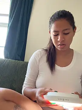 VanessaBling online show from 11/29/25, 09:07