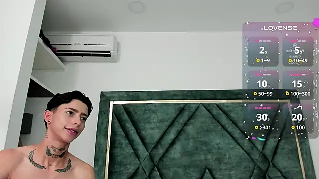 Snapshot of AmberAdams_ chatting on 02/03/25, 04:20 AmberAdams online show from 02/03/25, 04:20