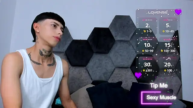 Snapshot of AmberAdams_ chatting on 03/08/25, 02:08 AmberAdams online show from 03/08/25, 02:08
