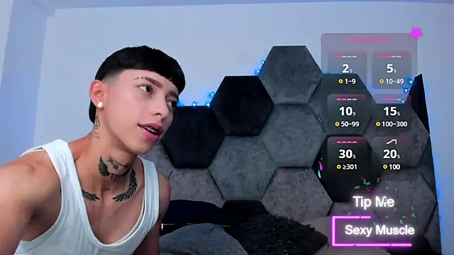 Snapshot of AmberAdams_ chatting on 03/13/25, 01:18 AmberAdams online show from 03/13/25, 01:18