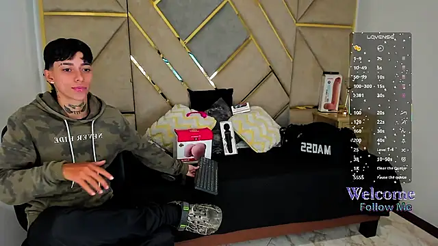 AmberAdams  online show from 11/14/25, 04:06