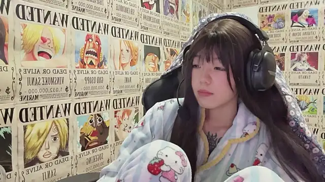 Snapshot of SNAKEgirlQAQ chatting on 09/23/25, 06:22 SNAKEgirlQAQ online show from 09/23/25, 06:22