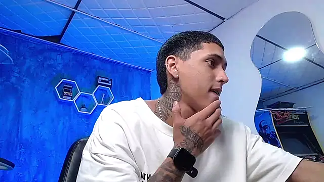 Snapshot of Liam_lee chatting on 12/05/24, 03:50 Liam lee online show from 12/05/24, 03:50