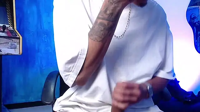 Snapshot of Liam_lee chatting on 12/24/24, 12:55 Liam lee online show from 12/24/24, 12:55