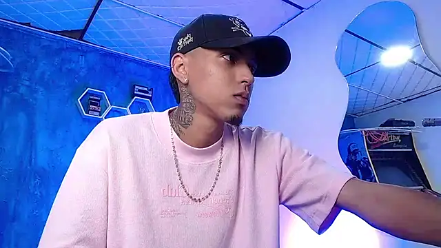 Snapshot of Liam_lee chatting on 12/26/24, 04:14 Liam lee online show from 12/26/24, 04:14