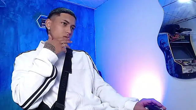 Snapshot of Liam_lee chatting on 01/03/25, 12:52 Liam lee online show from 01/03/25, 12:52