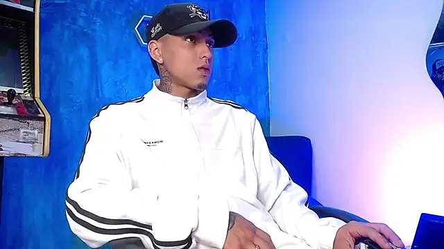 Snapshot of Liam_lee chatting on 01/11/25, 01:01 Liam lee online show from 01/11/25, 01:01