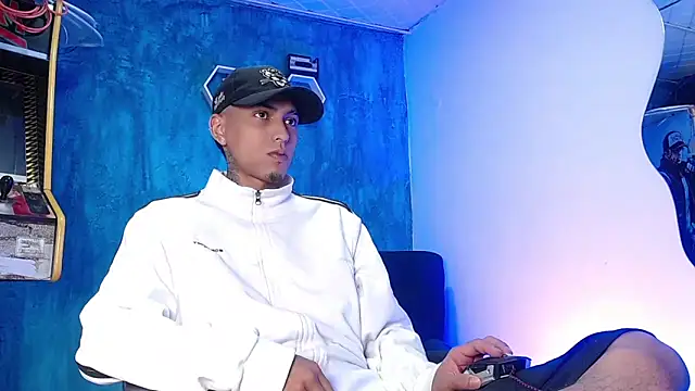 Snapshot of Liam_lee chatting on 01/16/25, 12:31 Liam lee online show from 01/16/25, 12:31