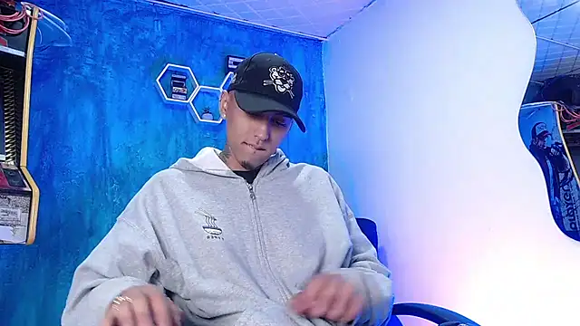 Snapshot of Liam_lee chatting on 01/24/25, 12:31 Liam lee online show from 01/24/25, 12:31