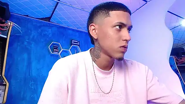 Snapshot of Liam_lee chatting on 02/08/25, 04:47 Liam lee online show from 02/08/25, 04:47