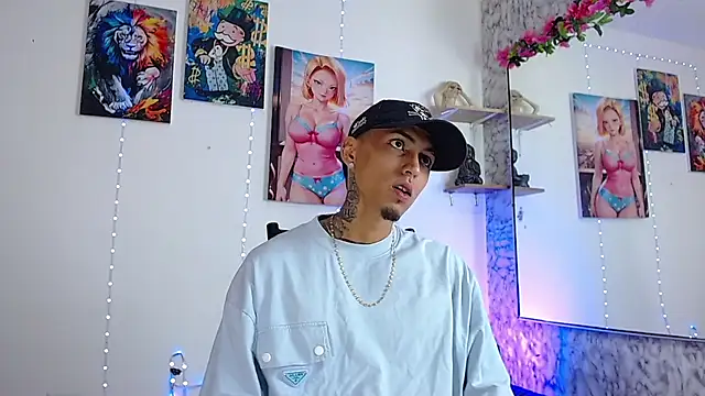 Snapshot of Liam_lee chatting on 09/14/25, 02:05 Liam lee online show from 09/14/25, 02:05