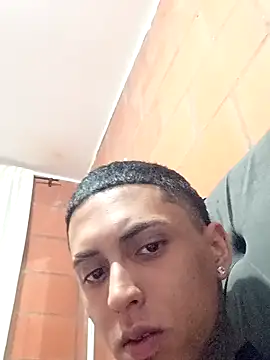 Snapshot of Liam_lee chatting on 12/02/25, 03:45 Liam lee online show from 12/02/25, 03:45