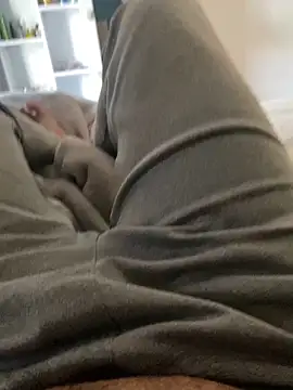 Snapshot of Ahmed_R_77 chatting on 11/04/25, 07:51 Ahmed R 77 online show from 11/04/25, 07:51