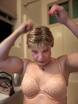 Snapshot of balad13 chatting on 09/16/25, 10:05 balad13 online show from 09/16/25, 10:05