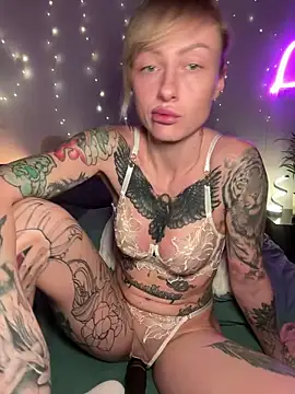 haileyhope  online show from 02/10/26, 09:08