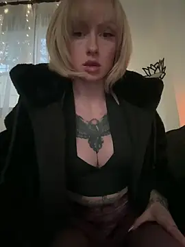 haileyhope  online show from 03/31/26, 04:18