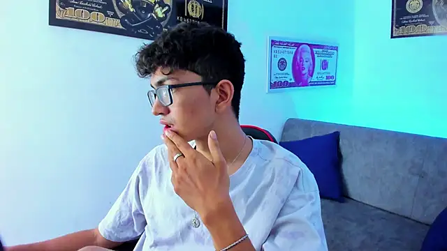 TylerWhite  online show from 02/04/25, 03:11