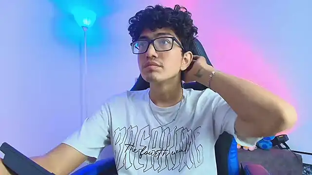 TylerWhite  online show from 02/05/26, 01:16