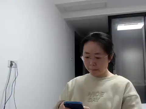 Snapshot of sonyx chatting on 02/17/25, 03:53 sonyx online show from 02/17/25, 03:53
