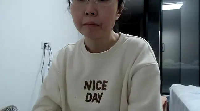 Snapshot of sonyx chatting on 02/26/25, 02:36 sonyx online show from 02/26/25, 02:36