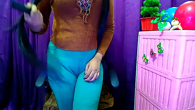 Snapshot of Kashish_11 chatting on 12/17/24, 10:55 Kashish 11 online show from 12/17/24, 10:55