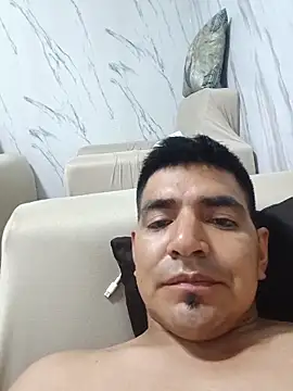 Snapshot of latino17 chatting on 03/03/26, 03:12 latino17 online show from 03/03/26, 03:12