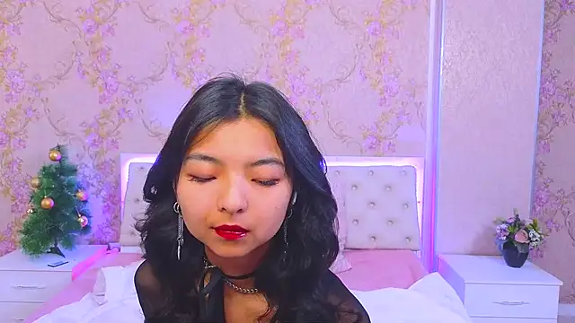 Shy Kira online show from 12/24/24, 12:33