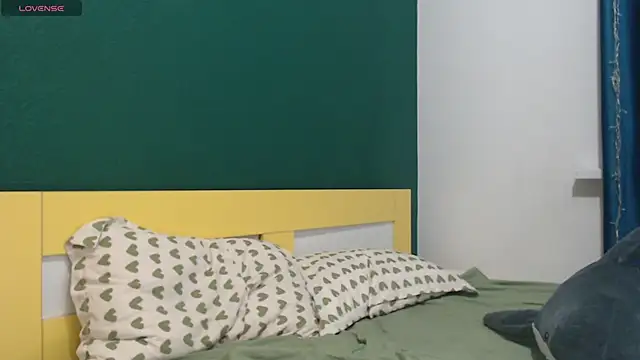 Snapshot of Shy_Kira chatting on 04/01/26, 01:41 Shy Kira online show from 04/01/26, 01:41