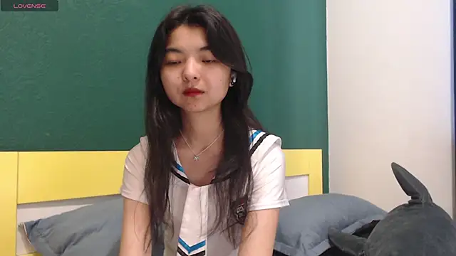 Snapshot of Shy_Kira chatting on 04/14/26, 08:53 Shy Kira online show from 04/14/26, 08:53