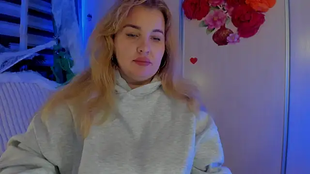 CoraSwon online show from 11/02/25, 10:23