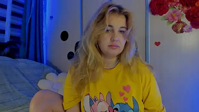 CoraSwon online show from 11/11/25, 01:27