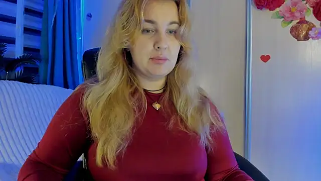 CoraSwon online show from 11/11/25, 07:25