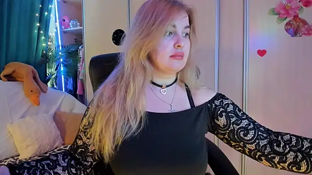 CoraSwon online show from 02/23/26, 06:55